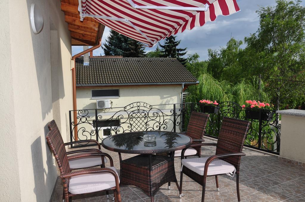 Farkas Apartman Siófok Exterior foto